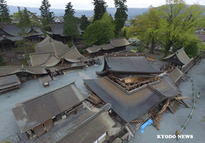 熊本地震の被害を受けた阿蘇神社を再建する