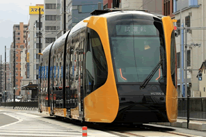 ライトレール(LRT)が都市交通システムの持続可能な中心的な役割を果たす