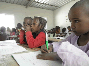 セネガルの小学校増築を支援する