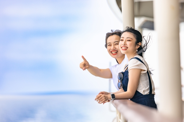 夏休みの旅行は海?山?「絶対に海派」「やっぱり山派」それぞれのリアルな体験談